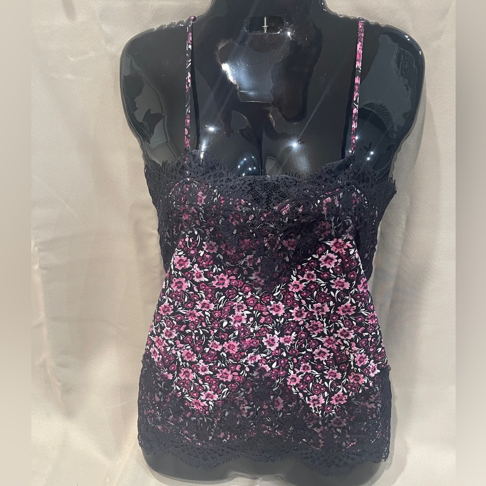 NWT/NWOT Francesca’s purple floral and black lace camisole - Picture 3 of 8